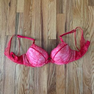 Victoria’s Secret Lacy Push-up Bra